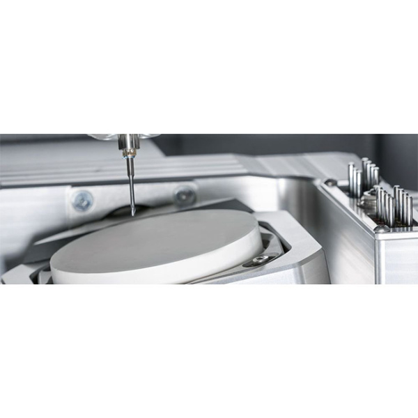 VHF K5+ - 5-осная фрезерная машина для сухой обработки, с ионизатором и зажимом без инструмента, цифровое управление